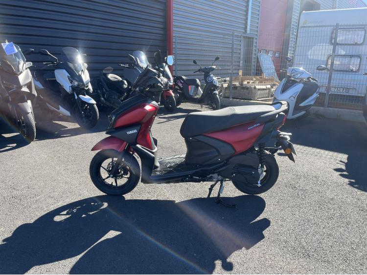 YAMAHA RayZR 125