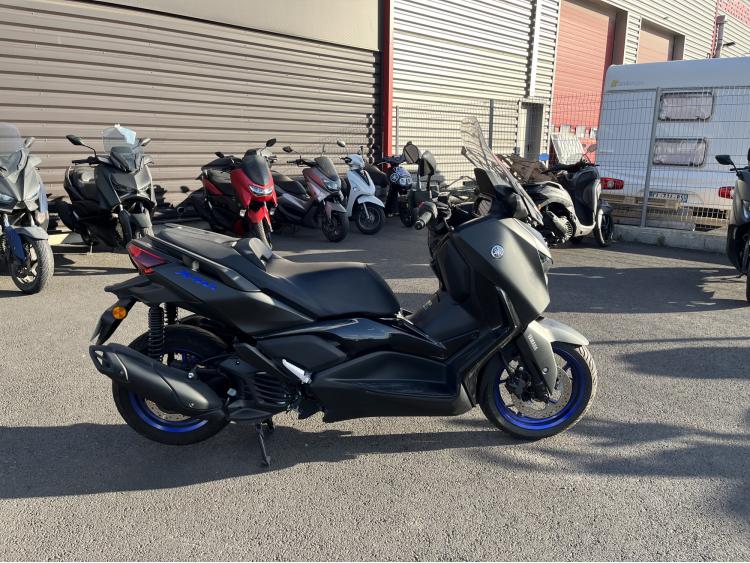 YAMAHA XMAX 125