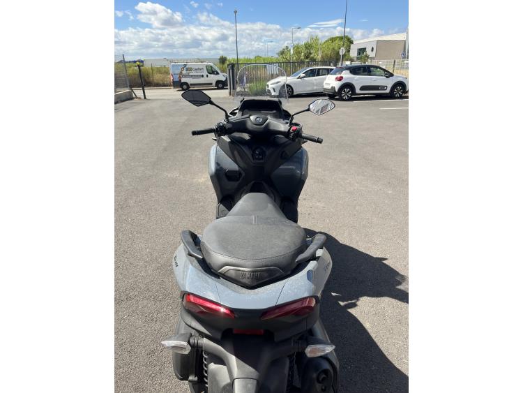 TRICITY 300